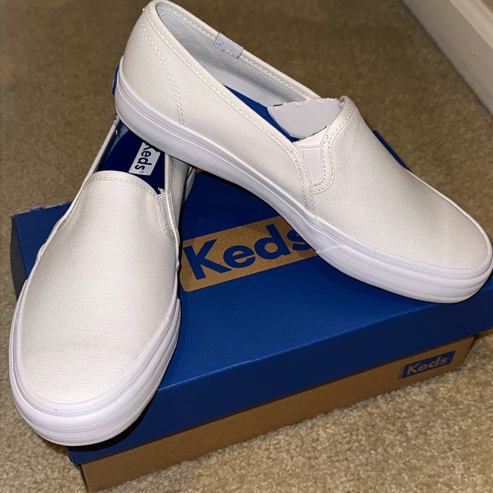 New/Never Worn Keds Double Decker Canvas Sneaker in white, size 7